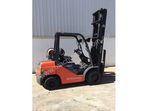Toyota 3.0 Ton LPG Forklift in good condition