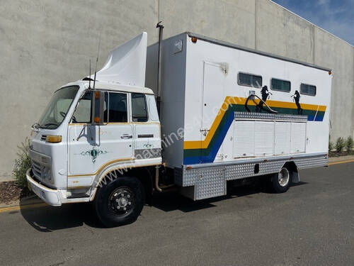 Isuzu SBR Pantech Truck