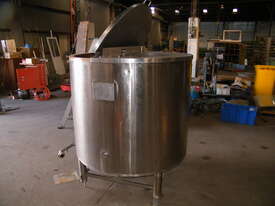 stainless steel  tank  insulated  with  heating    coil  - picture1' - Click to enlarge