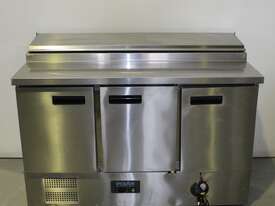 Polar G605-A Sandwich Prep Bench - picture0' - Click to enlarge
