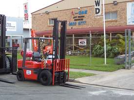 Toyota 5FG25 Forklift - picture2' - Click to enlarge