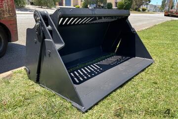 Bucket 4 in 1 Kanga/toro/dingo 1100mm