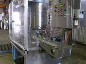 6 Head Capping Machine. - picture0' - Click to enlarge