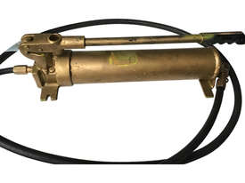 Enerpac Hydraulic Hand Pump Two Speed with Hose P80 - Used Item - picture0' - Click to enlarge
