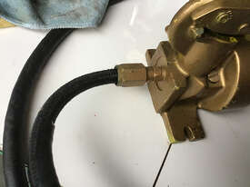 Enerpac Hydraulic Hand Pump Two Speed with Hose P80 - Used Item - picture1' - Click to enlarge