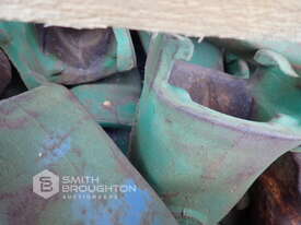 CRATE COMPRISING OF BUCKET TEETH (UNUSED) - picture1' - Click to enlarge