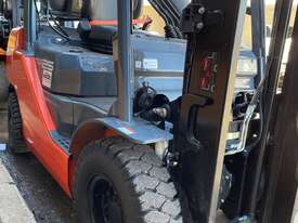 Used Toyota 2.5TON Forklift For Sale  - picture2' - Click to enlarge