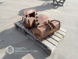 4 X MINI EXCAVATOR BUCKETS - picture1' - Click to enlarge