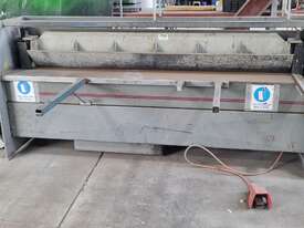 3mm x 2400mm Hydraulic Guillotine - picture0' - Click to enlarge