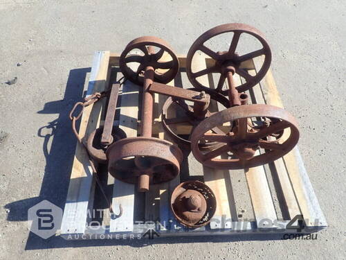 PALLET COMPRISING OF ASSORTED VINTAGE AXLES & WHEELS