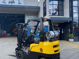 Nissan 1.8T Forklift - picture0' - Click to enlarge