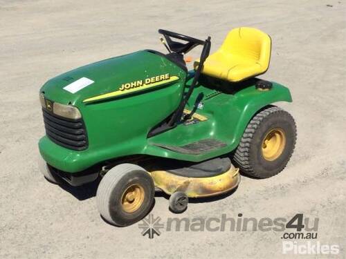 John Deere LT166