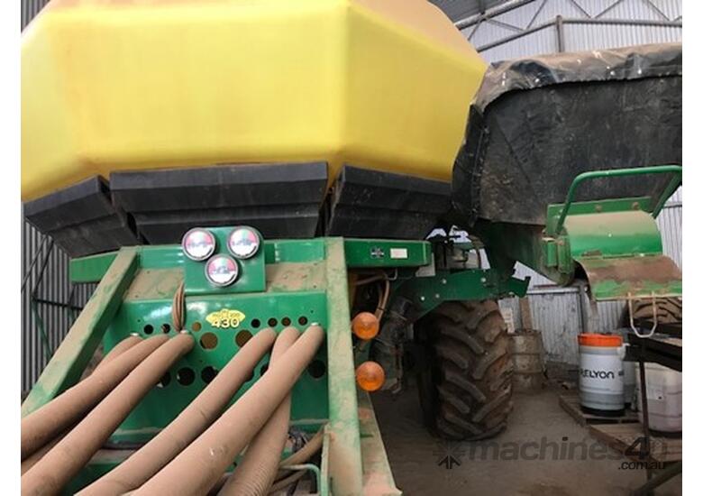 Used 2010 John Deere John Deere 1870 Conserva Pak 1910 Air Cart Air Seeder in , Listed on