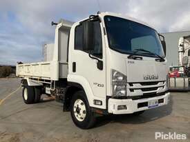 2017 Isuzu FRR 107-210 - picture0' - Click to enlarge