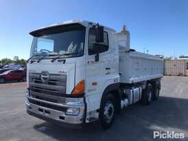 2011 Hino 700 Series - picture0' - Click to enlarge