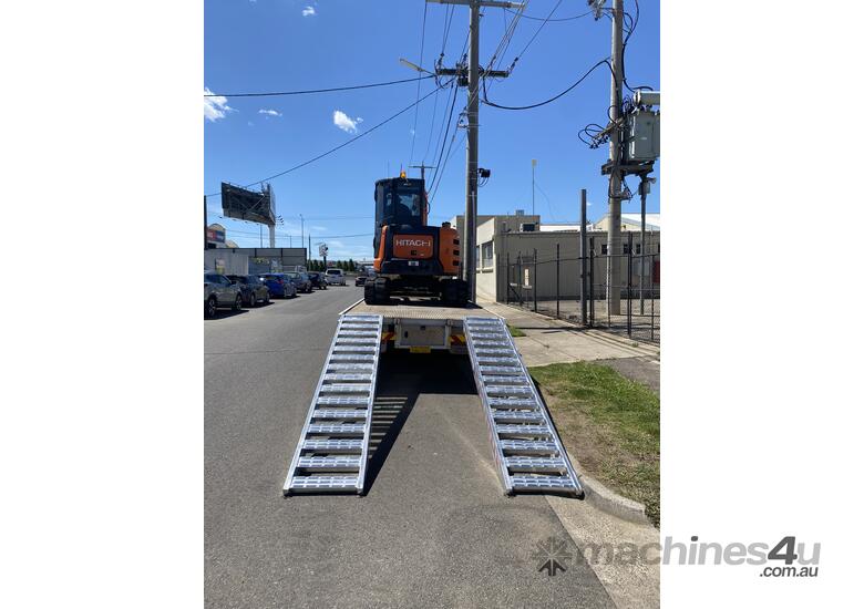 caption 6.0 T ALLOY LOADING RAMPS - 3.6 m -SERRATED FLAT BAR DESIGN