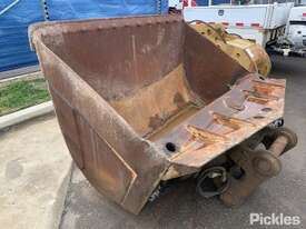 1800mm Tilting Mud Bucket To Suit 20-25T Excavator - picture0' - Click to enlarge