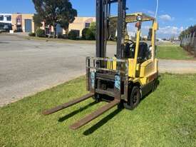 Forklift Hyster 2 tonne Showing 1254 hours Gas - picture0' - Click to enlarge