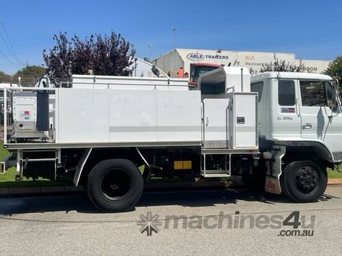 Truck Fire Truck Hino 4x4 1990 2000L 23215km SN1458