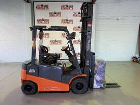 2017 TOYOTA 8FBN25 V4500 CLEARVIEW MAST ELECTRIC FORKLIFT NEW BATTERY HEAVY DUTY CHARGER  - picture0' - Click to enlarge