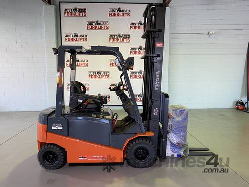 2017 TOYOTA 8FBN25 V4500 CLEARVIEW MAST ELECTRIC FORKLIFT NEW BATTERY HEAVY DUTY CHARGER 