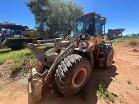 Komatsu WA250 Wheel Loader - picture2' - Click to enlarge