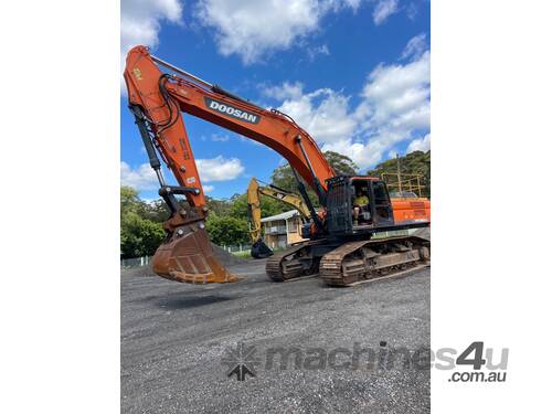 2017 Doosan DX480 LC Excavator