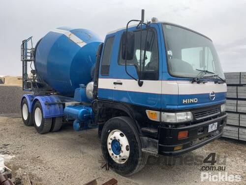 2002 Hino FM1J Concrete Agitator