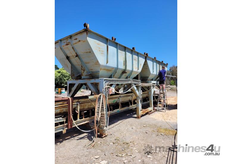 Used no brand 2 x Aggregate Bin Hopper Weighing Conveyor Belt Air