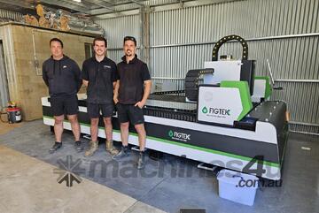 1530 FIBER METAL CUTTING MACHINE 3000W