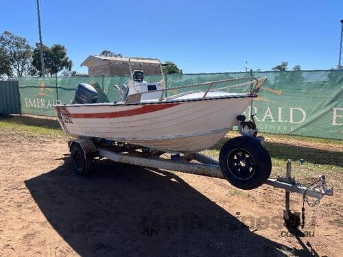 4.4M CENTRE CONSOLE SAVAGE BOAT