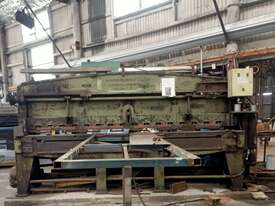 Metal Guillotine - 3000mm mechanical converted to hydraulic  - picture0' - Click to enlarge