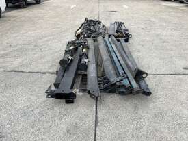 Assorted Dismantled Crane Components - picture1' - Click to enlarge