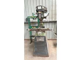 HAFCO RF30 MILLING & DRILLING MACHINE  - picture0' - Click to enlarge