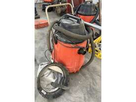 COMMERCIAL VACUUM NO PARTS - picture0' - Click to enlarge