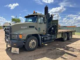 2000 MACK CH SERIES TRUCK - picture1' - Click to enlarge