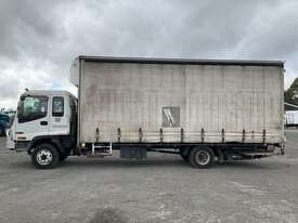 2003 Isuzu FRR500 Curtainsider - picture2' - Click to enlarge