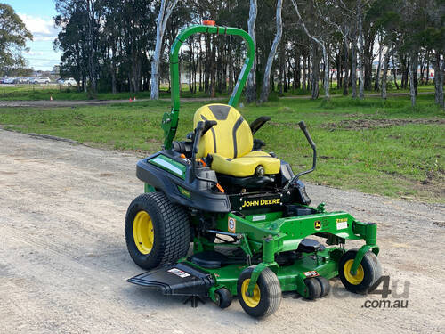 John Deere Z930R Zero Turn Lawn Equipment