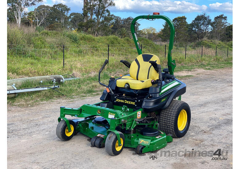caption John Deere Z930R Zero Turn Lawn Equipment