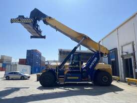 2015 Hyster RS45-28IH Container Handling Truck - picture2' - Click to enlarge