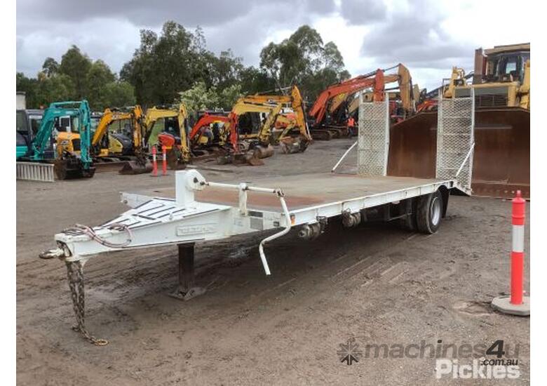 Buy Used 2006 titan 2006 Titan Single Axle Beaver Tail Plant Trailer ...