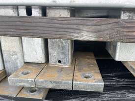 Pallet full of metal beams - picture0' - Click to enlarge