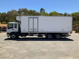 2007 Isuzu FVR900 Pantech - picture2' - Click to enlarge