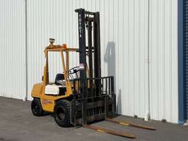 Toyota 2FG30 3 Stage Forklift Truck - picture0' - Click to enlarge