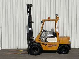 Toyota 2FG30 3 Stage Forklift Truck - picture2' - Click to enlarge