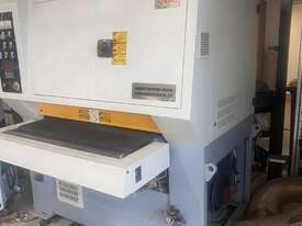 Linishing & Deburring machine  - picture0' - Click to enlarge
