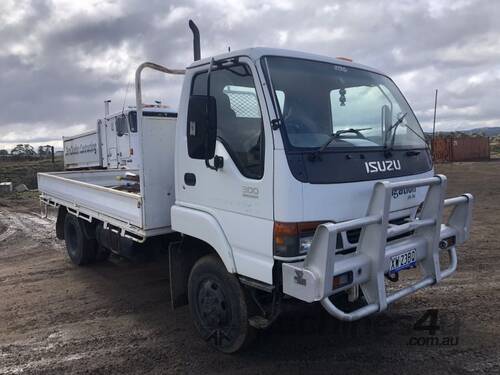 1999 Isuzu NPS300 Tray Day Cab