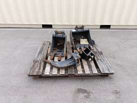 Pallet of Excavator Attachments - picture0' - Click to enlarge