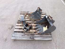 Pallet of Excavator Attachments - picture2' - Click to enlarge