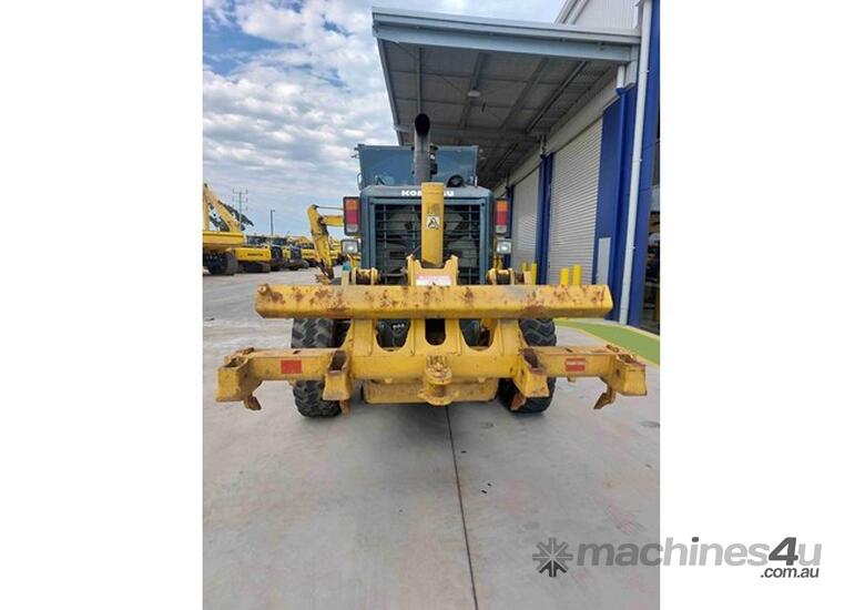 caption 2011 KOMATSU GD555-5 Grader